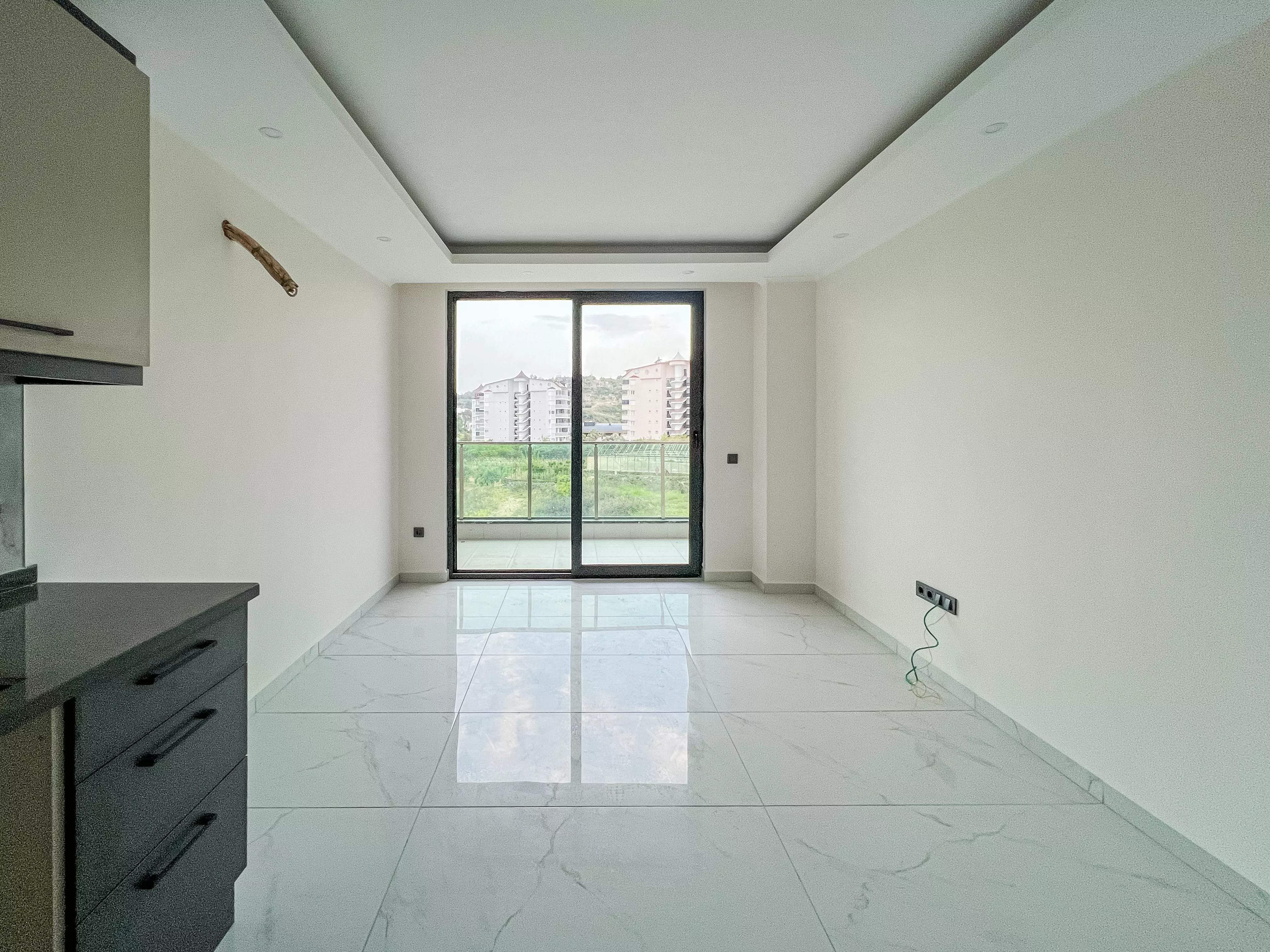 Denize Yakın ve Sosyal Olanaklı Satılık 1+1 Daire Alanya