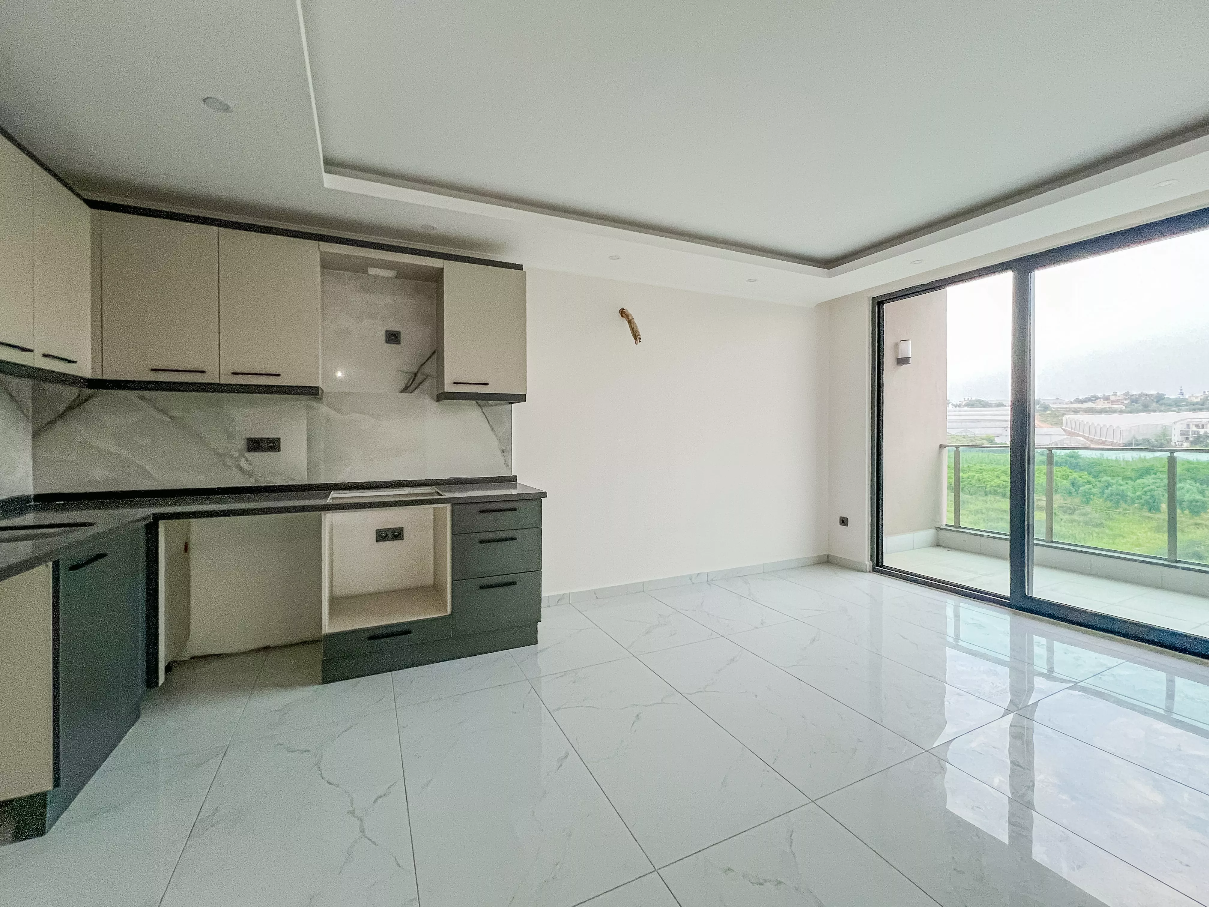 Denize Yakın ve Sosyal Olanaklı Satılık 1+1 Daire Alanya