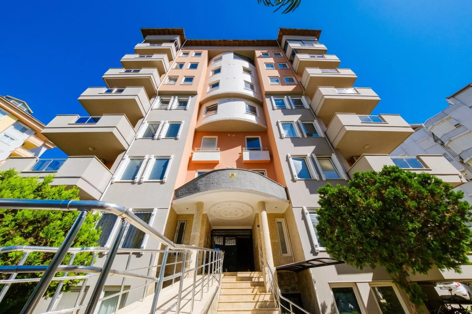 2+1 Furnished Apartment in Central Alanya - Close to Beach
