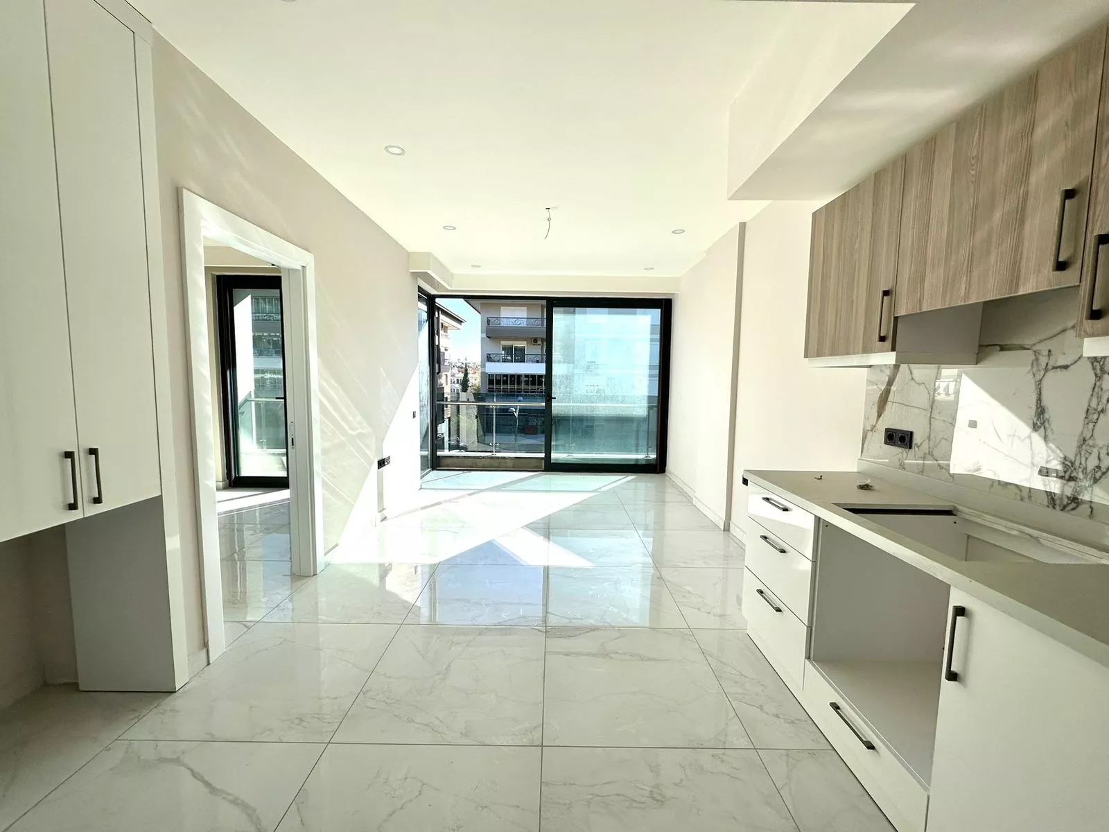 1+1 Wohnung mit Balkon nahe Cleopatra Strand, Alanya