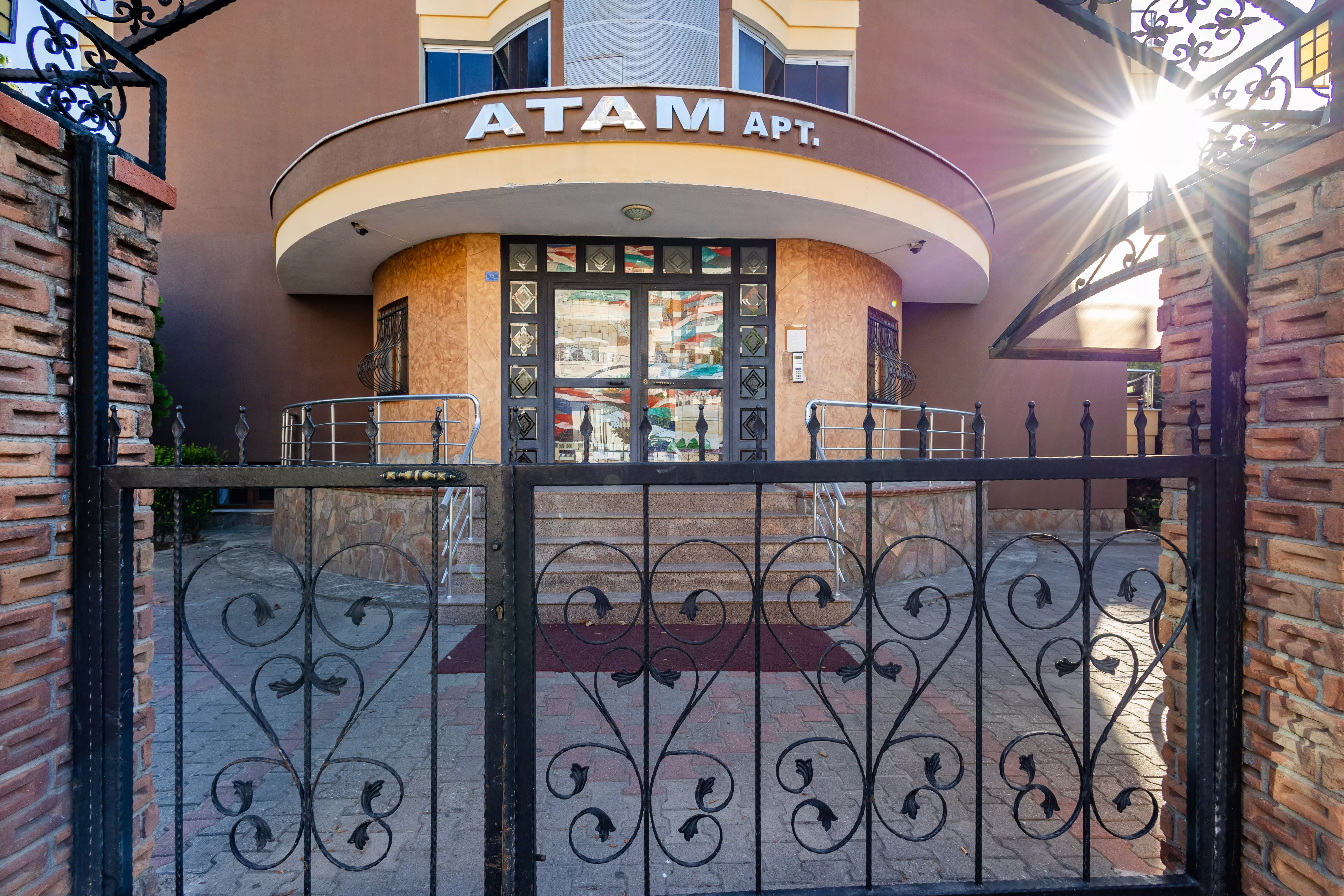 4+1 Wohnung zum Verkauf in der Nähe des Cleopatra-Strandes