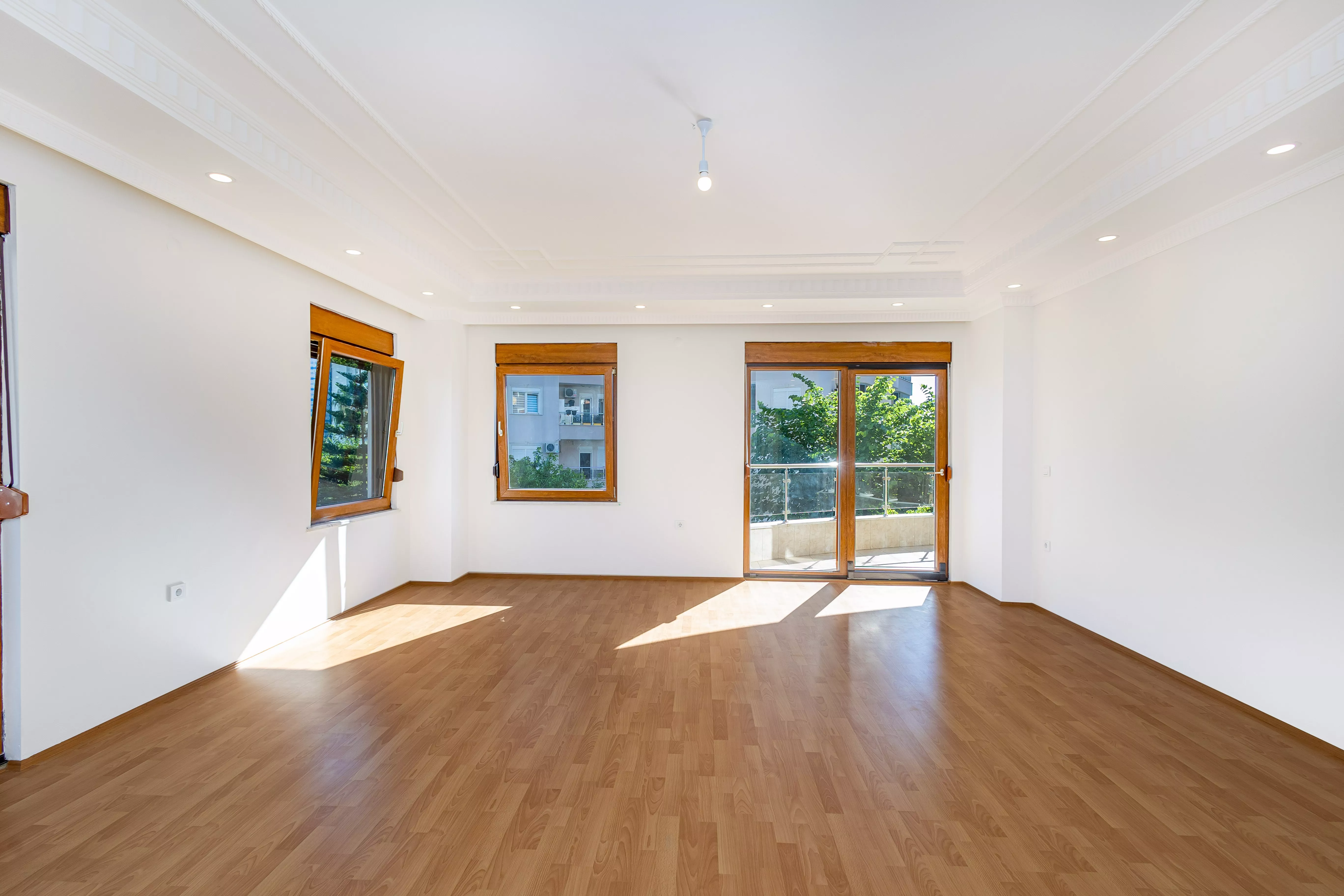 4+1 Wohnung zum Verkauf in der Nähe des Cleopatra-Strandes