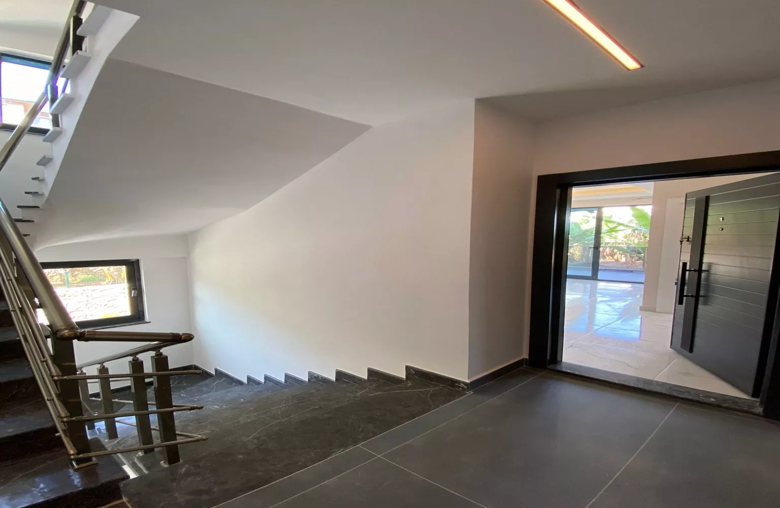 Plaja 250m Mesafede Satılık Sıfır 1+1 Daire Alanya Dinek