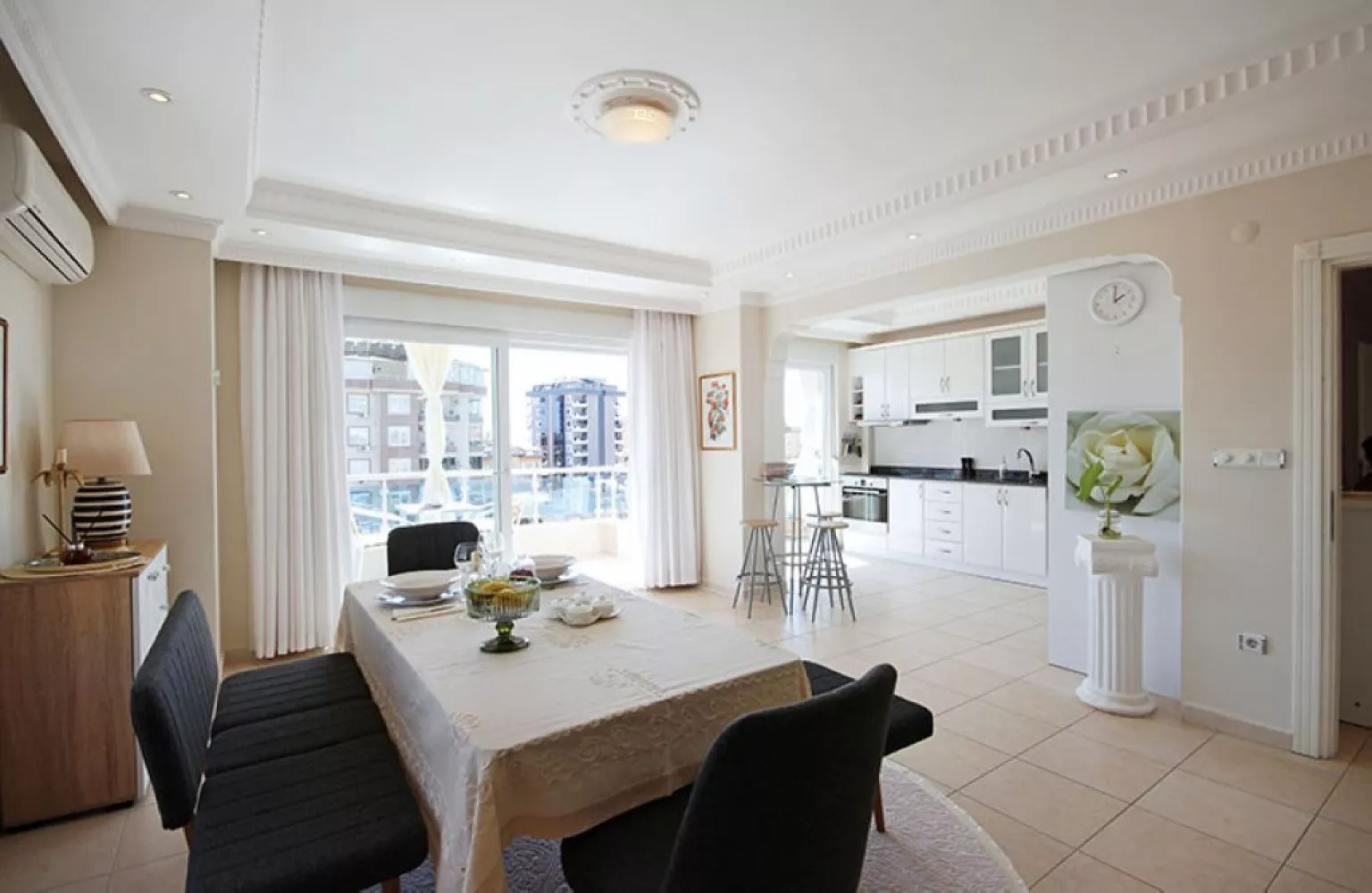 Alanya Merkezde Eşyalı Geniş Satılık 4+1 Dubleks Daire