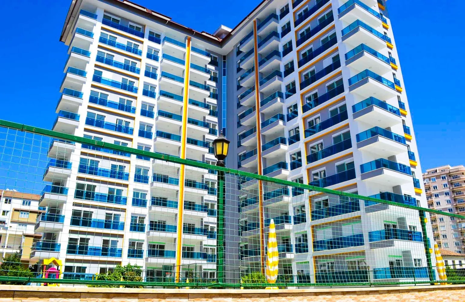 شقة دوبلكس 2+1 للبيع بإطلالة على البحر في محمودلار، ألانيا.