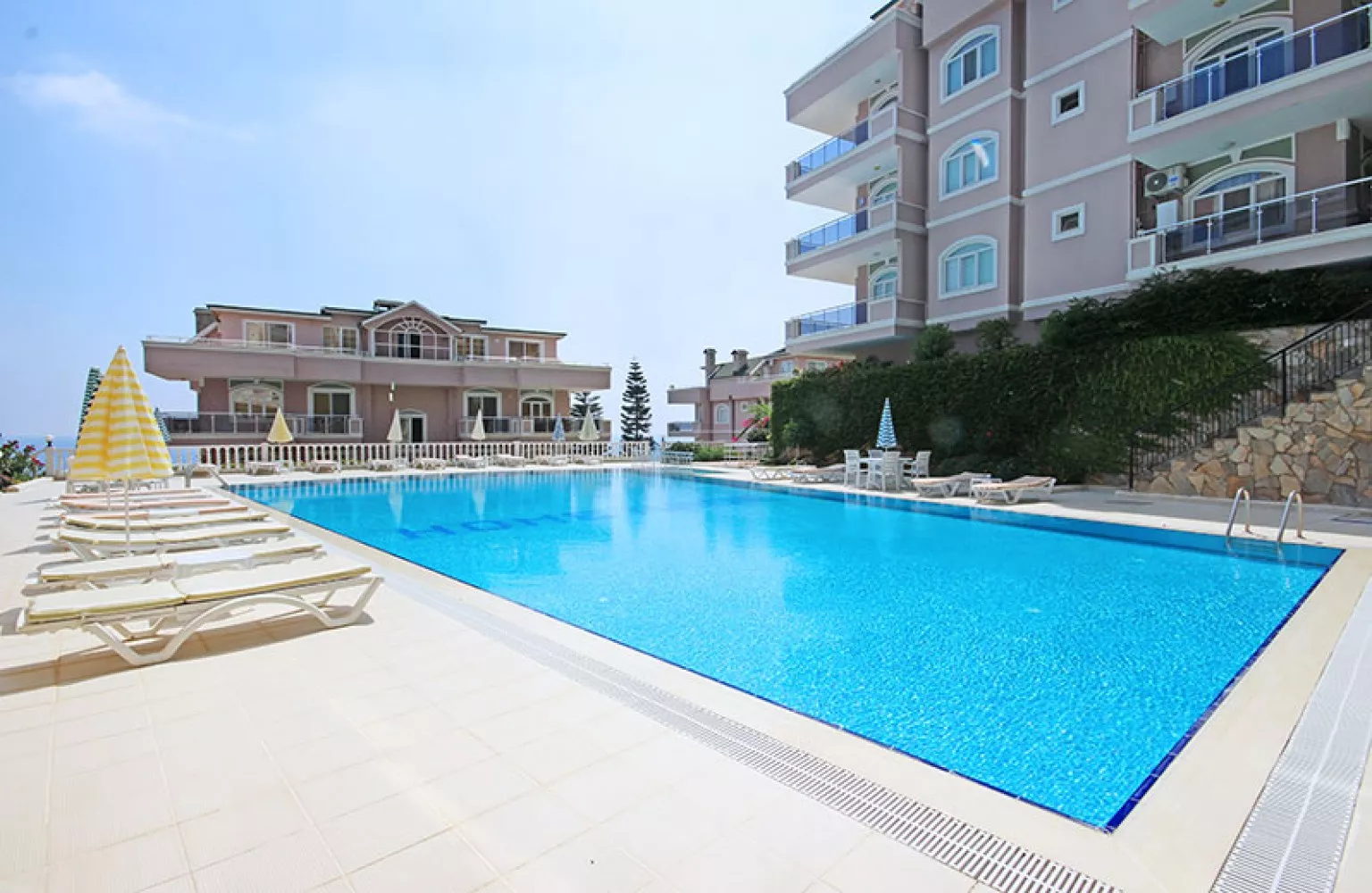 For Sale Furnished Spacious 3+1 Apartment in Demirtas Alanya