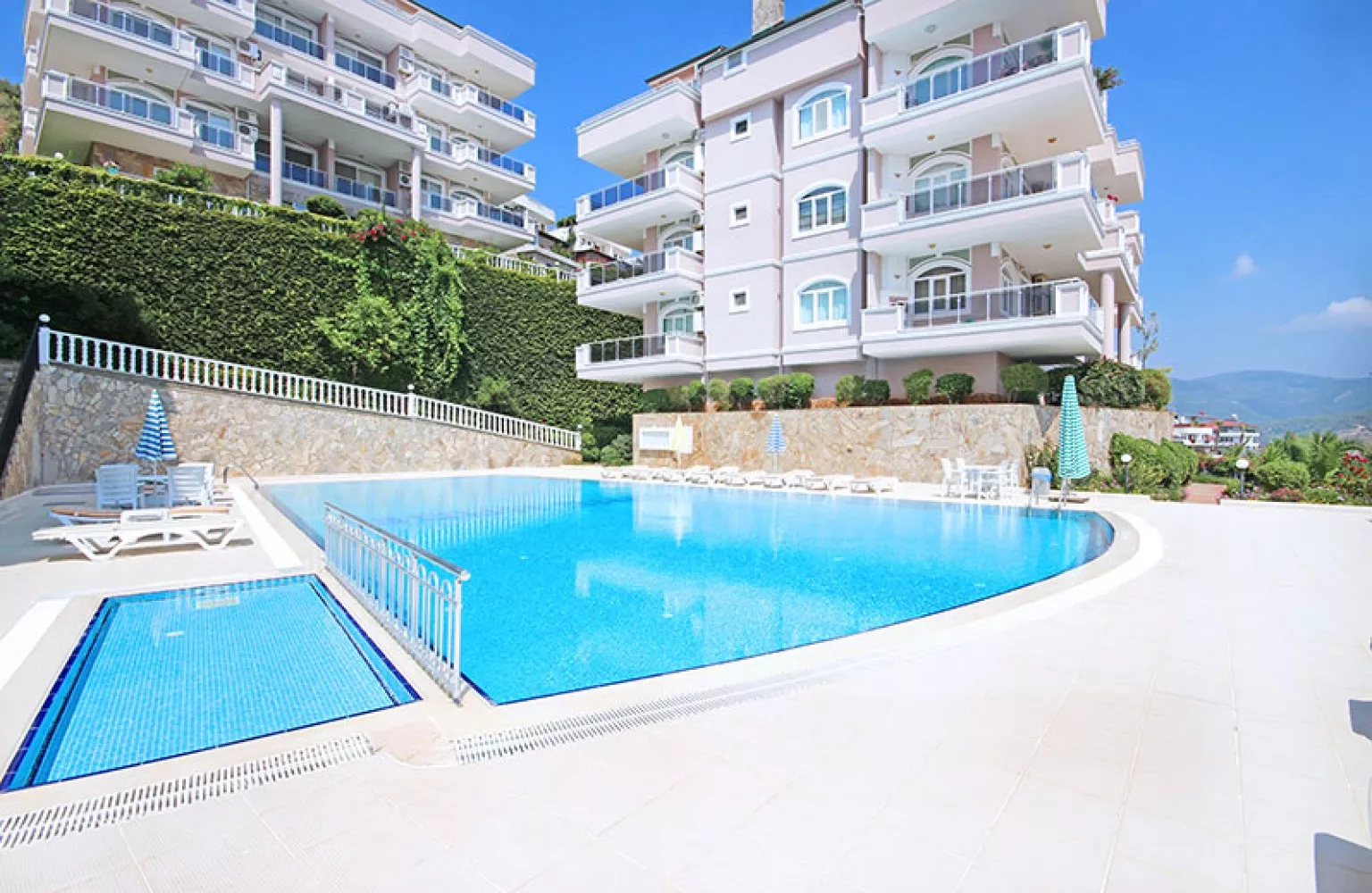 For Sale Furnished Spacious 3+1 Apartment in Demirtas Alanya