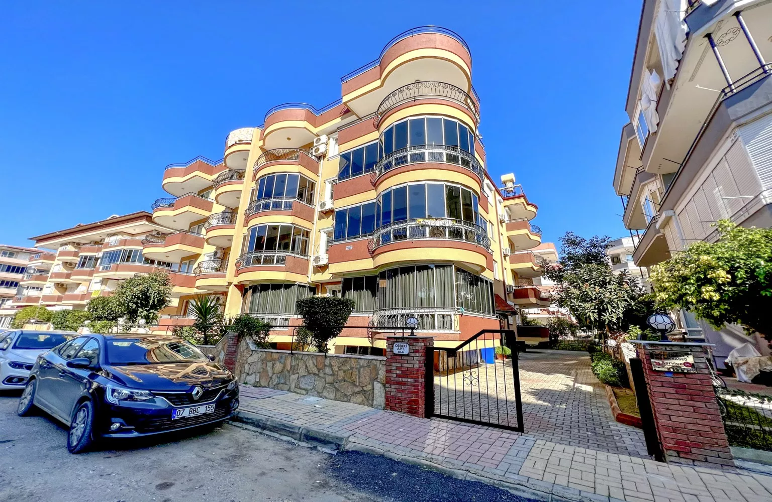 Plaja 200m Mesafede Satılık Eşyalı 4+1 Daire Alanya Oba