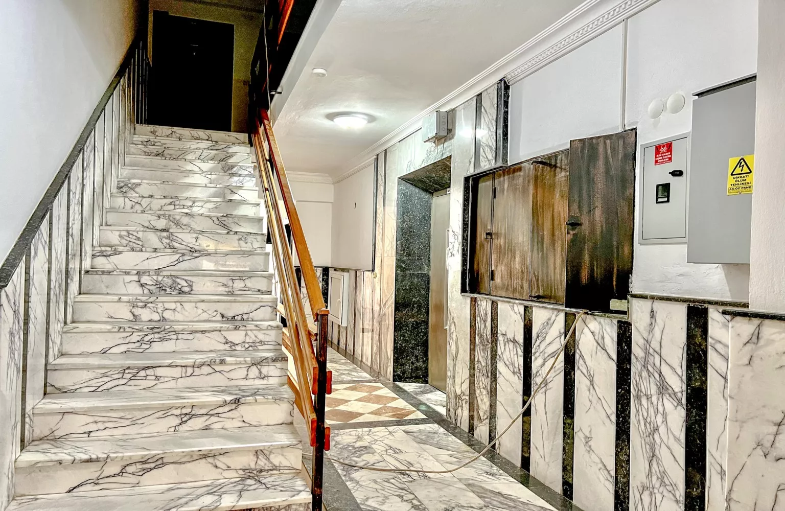 Plaja 200m Mesafede Satılık Eşyalı 4+1 Daire Alanya Oba