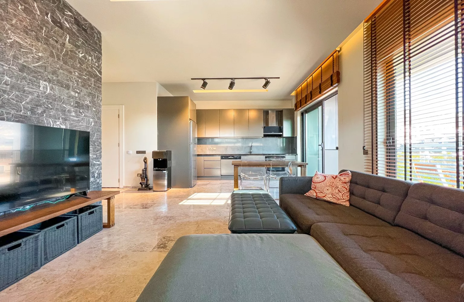 Alanya Merkezde Plaja 350m Mesafede Lüks 2+1 Dubleks Daire