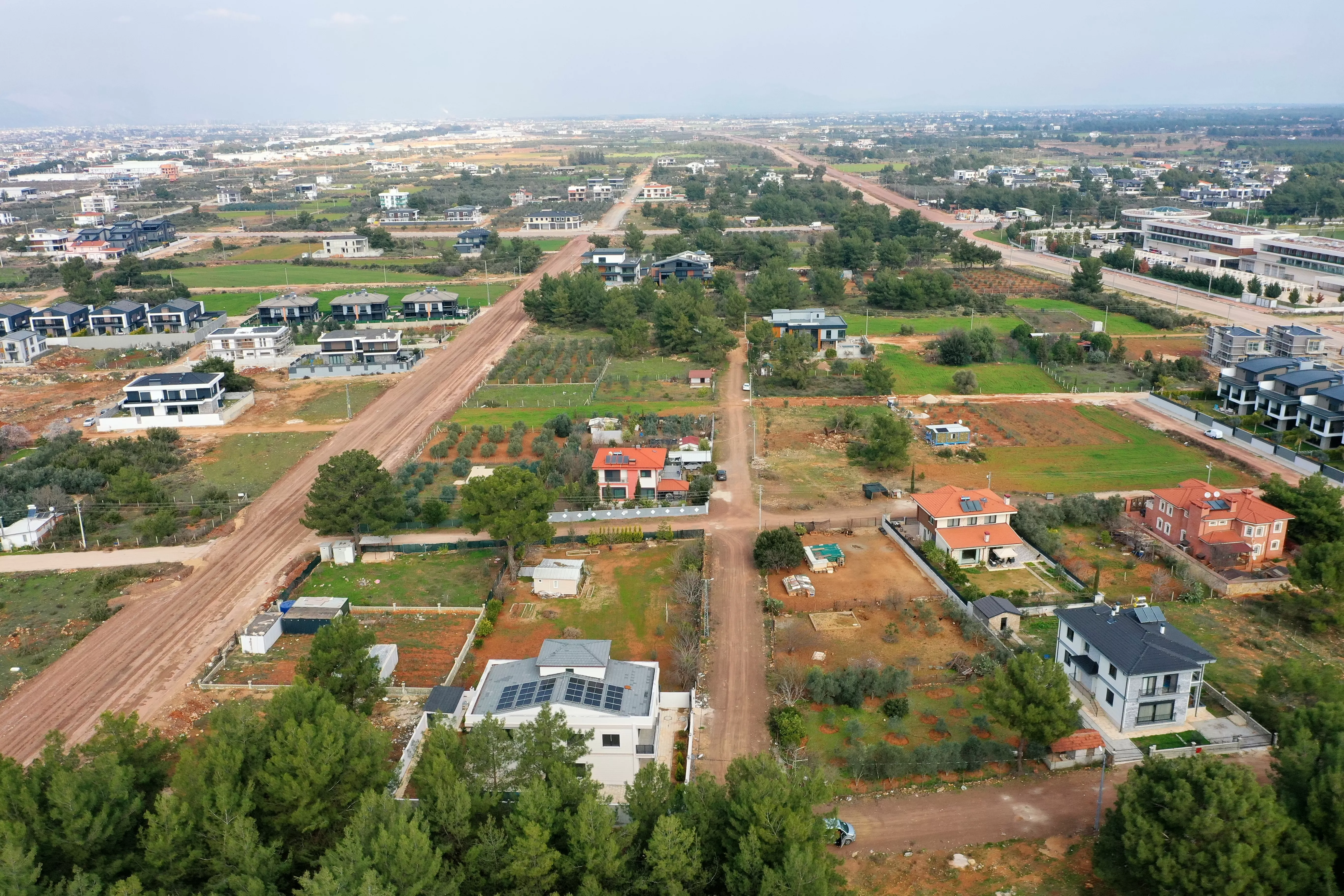 Antalya Döşemealtı'nda 6+1, Geniş Bahçeli, Havuzlu Villa