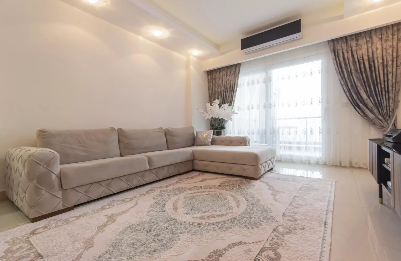 2+1 Furnished Flat For Sale With Sea View - Mahmutlar Alanya