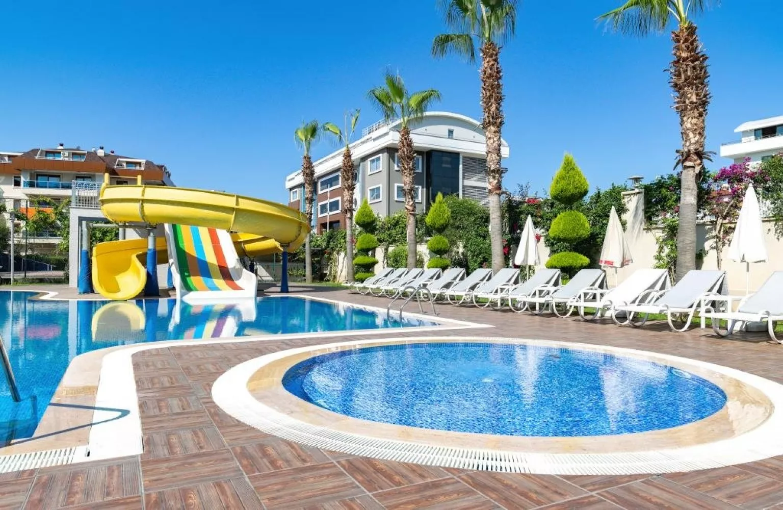 Site İçerisinde Satılık Eşyalı 4+1 Dubleks Daire - Alanya