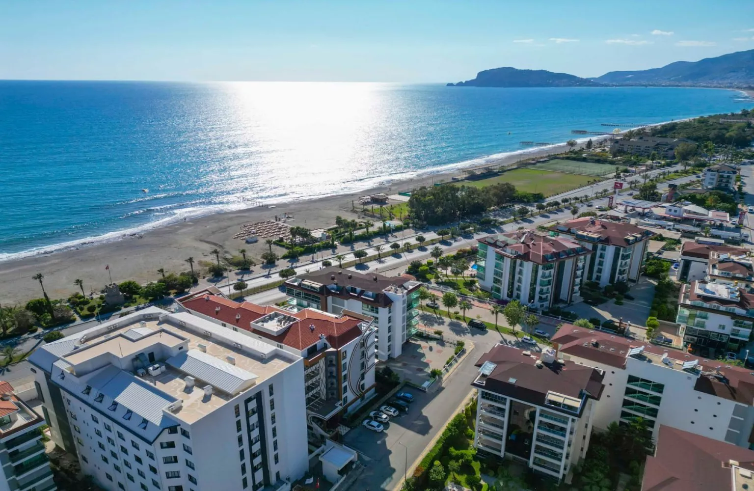 Alanya Kestel Plaja 20 m  Bahçeli Satılık 1+1 Eşyalı Daire