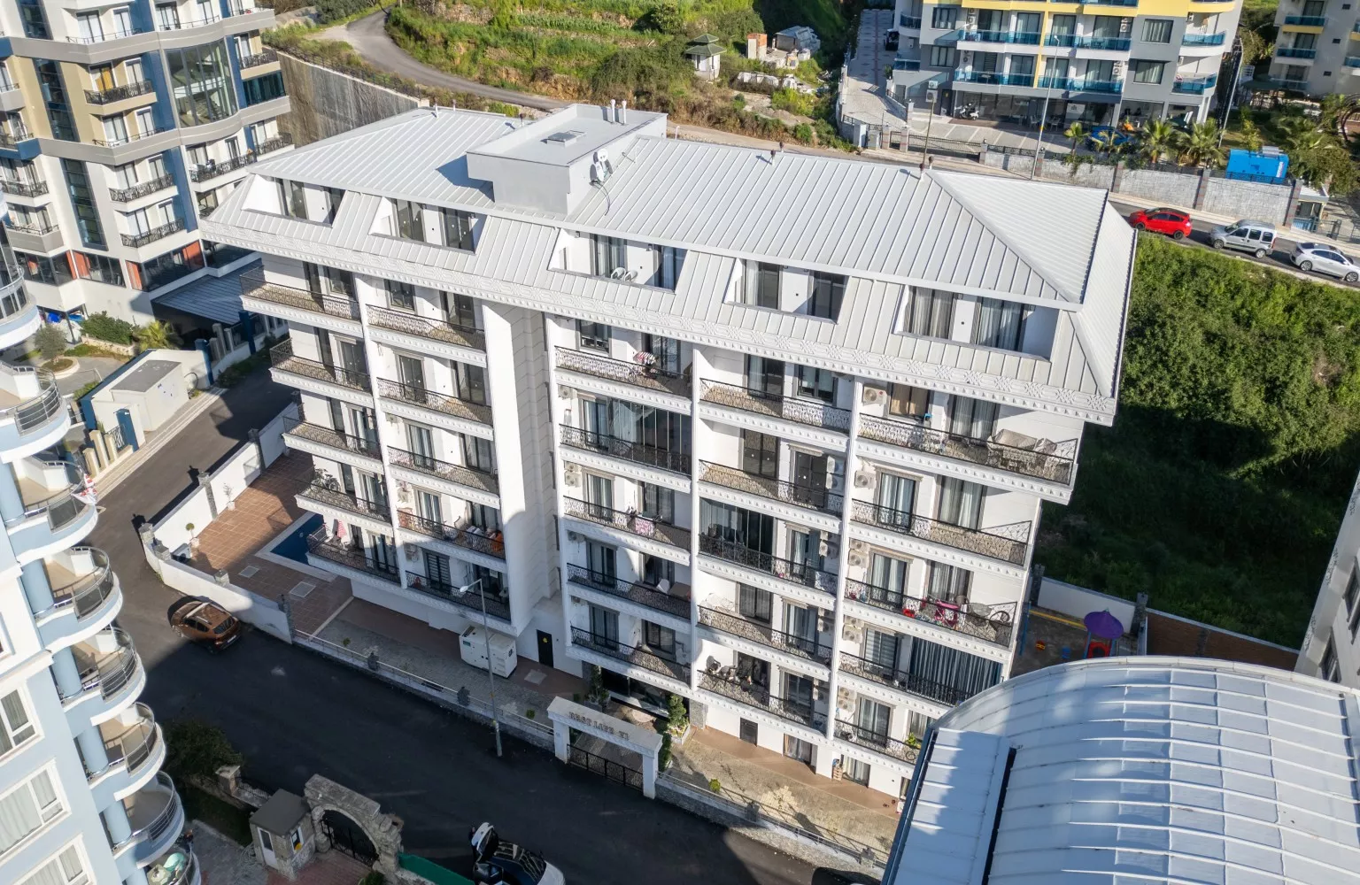 Alanya Mahmutlar Satılık Eşyalı 1+1 Daire