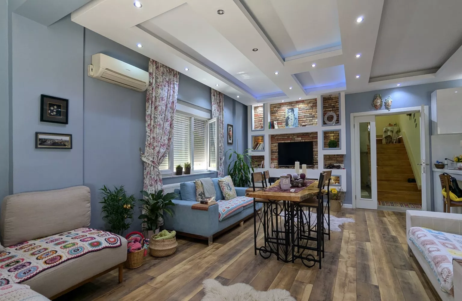 Kepez Odabaşı'nda Dubleks, Geniş Bahçeli, Satılık Villa