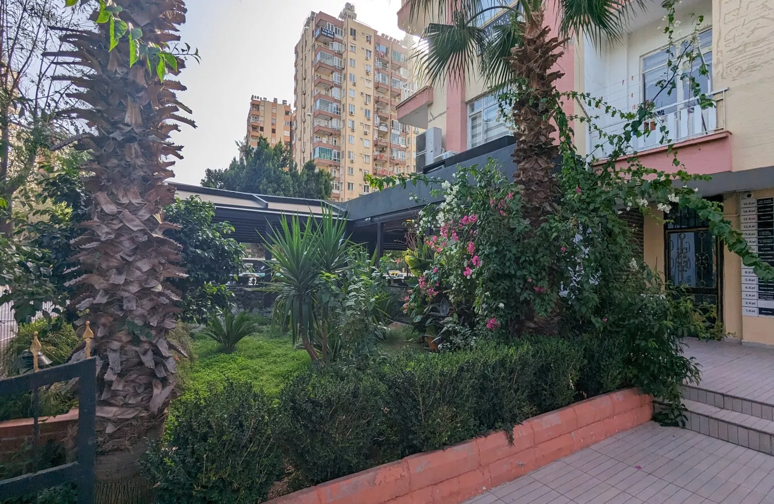 Antalya Meltem'de Şehir Manzaralı Satılık 9.Kat 2+1 Daire