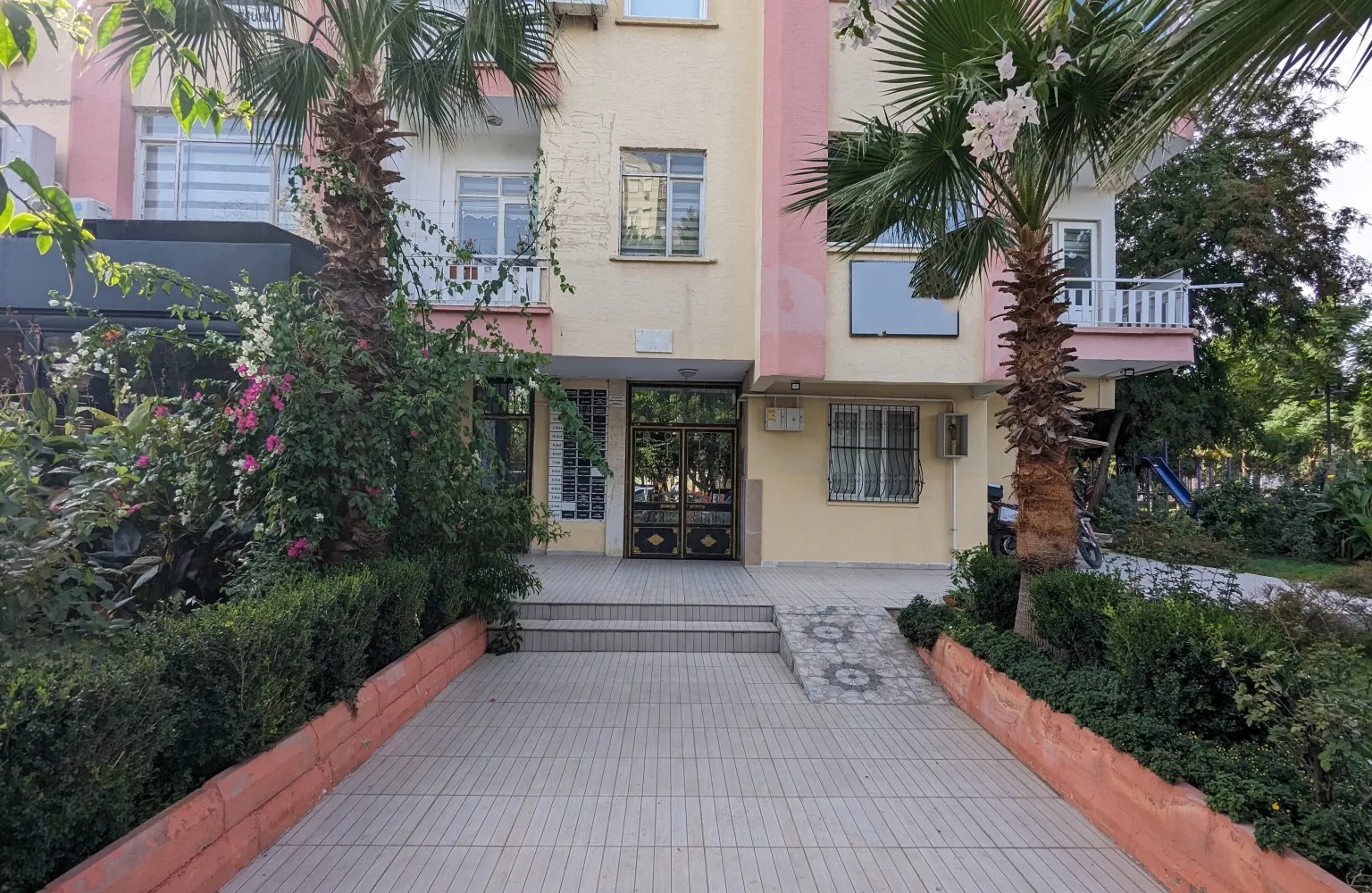 Antalya Meltem'de Şehir Manzaralı Satılık 9.Kat 2+1 Daire