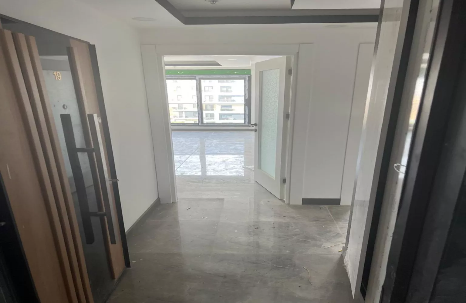 Altıntaş’ta 1+1 Havuzlu Sitede Akıllı Ev Sistemli Daire