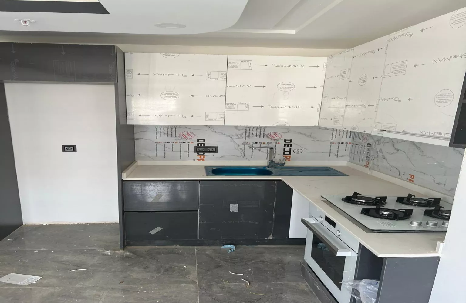 Altıntaş’ta 1+1 Havuzlu Sitede Akıllı Ev Sistemli Daire