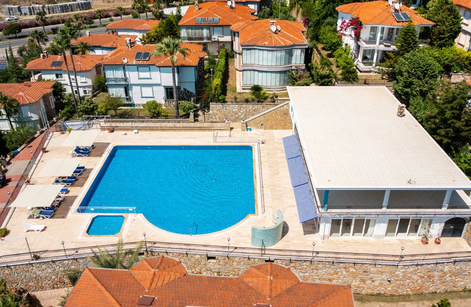 Sahile yakın  4+1 Eşyalı Villa - Konaklı Alanya