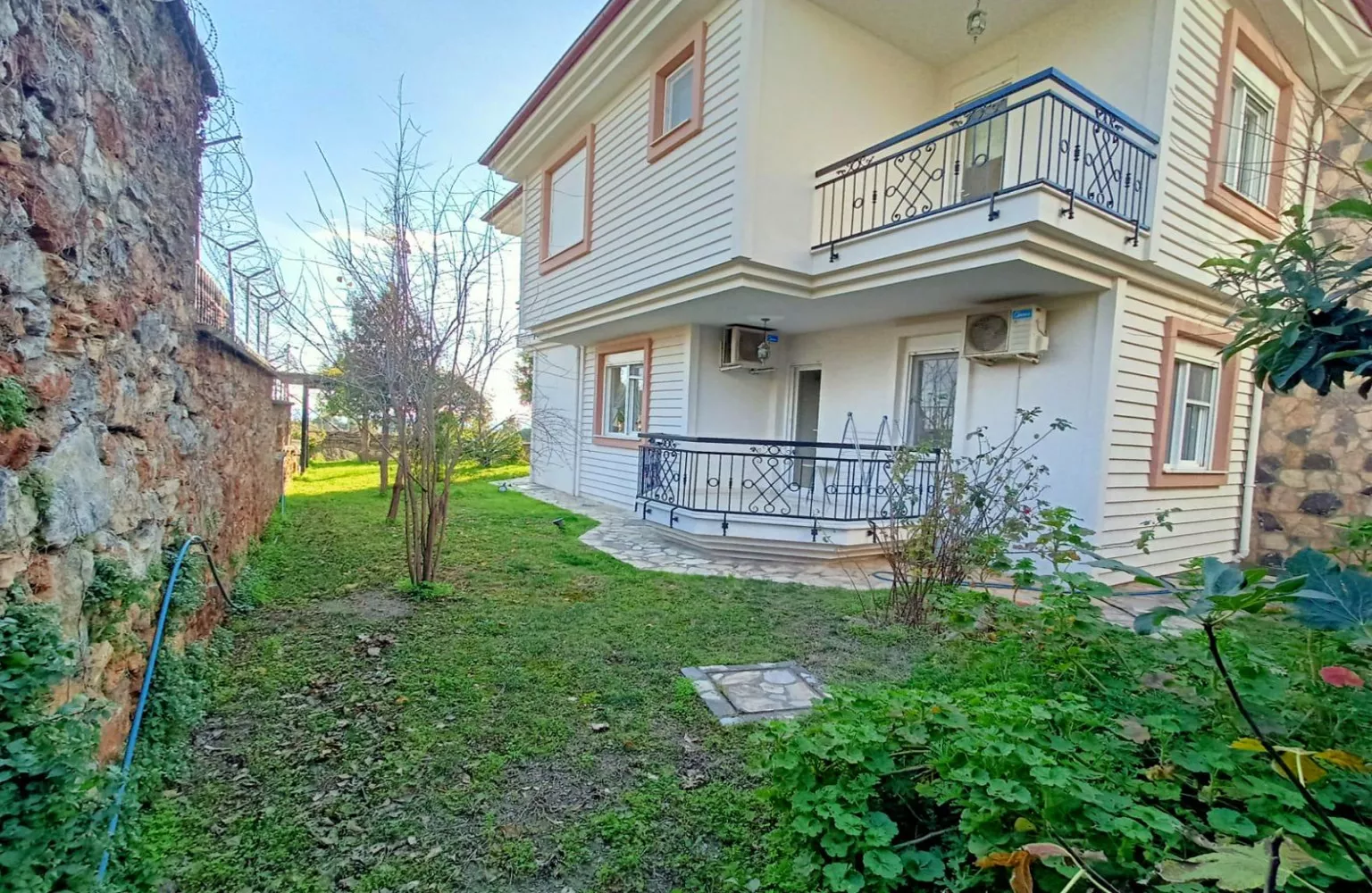Sahile yakın  4+1 Eşyalı Villa - Konaklı Alanya