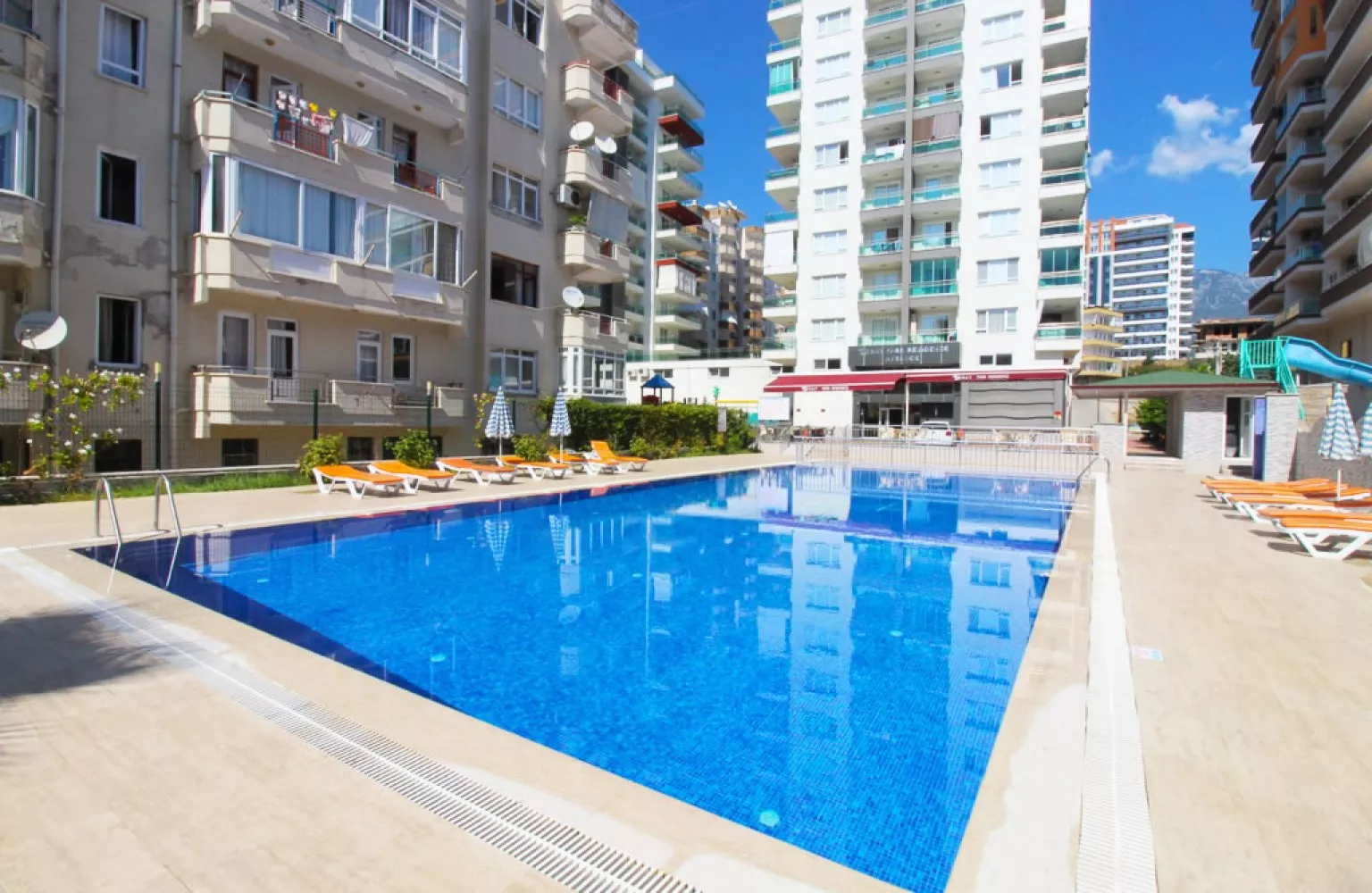 Mahmutlar Deniz Manzaralı  Geniş Eşyalı 3+1 Dubleks Daire