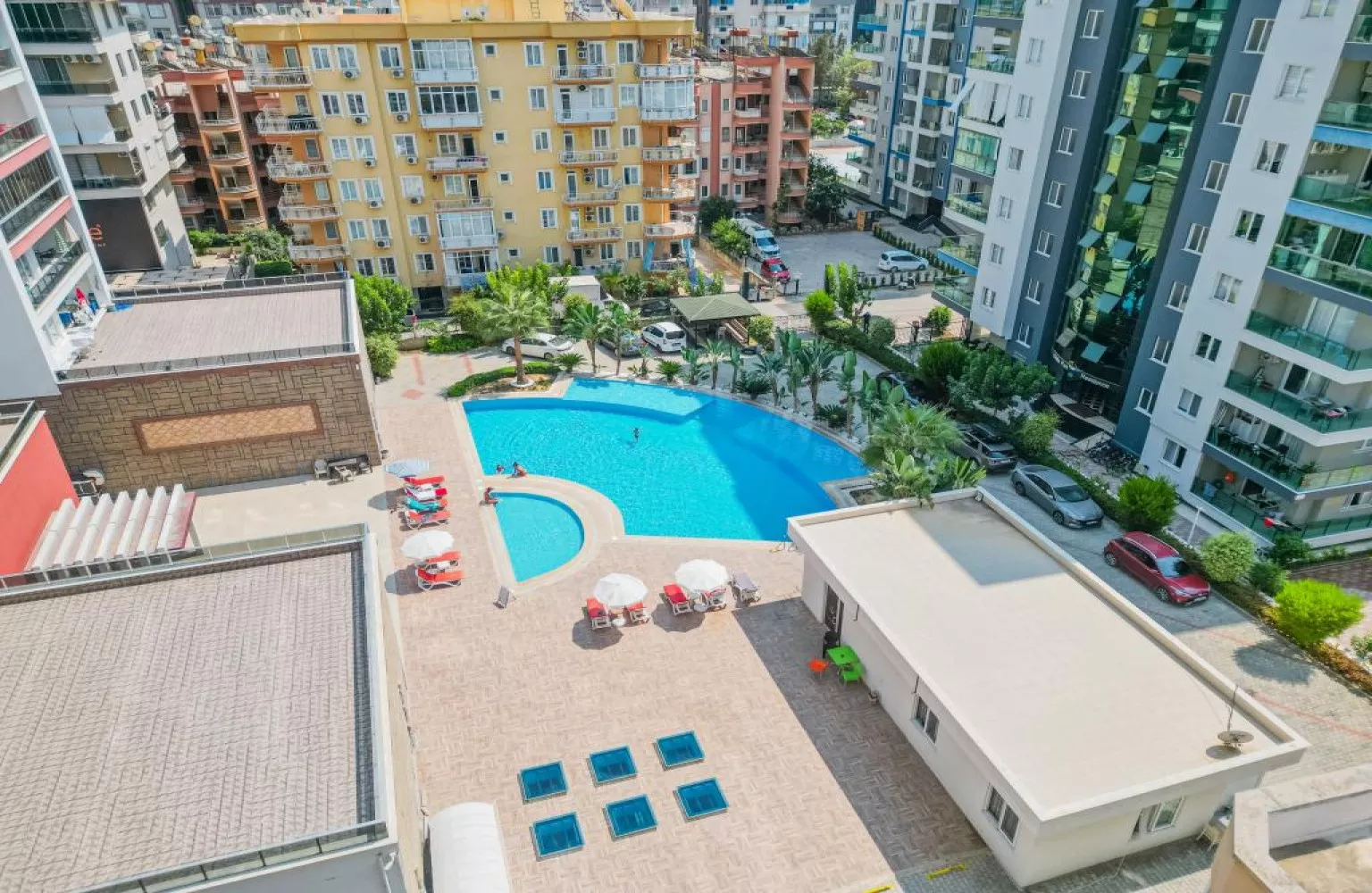 Alanya Mahmutlar Satılık  Geniş Eşyalı Manzaralı 1+1 Daire