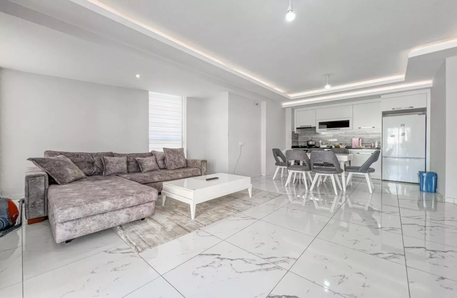 Alanya Mahmutlar Satılık  Geniş Eşyalı Manzaralı 1+1 Daire