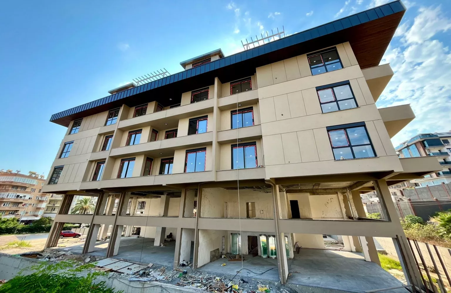 شقة جديدة 1+1 للبيع في مركز ألانيا، تبعد 650 متر عن الشاطئ