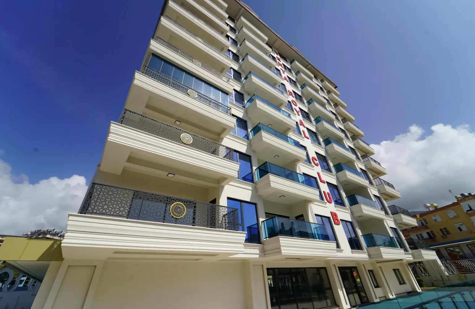 Alanya Merkez'de Satılık Eşyalı 1+1 Daire - Yekta Royal Club