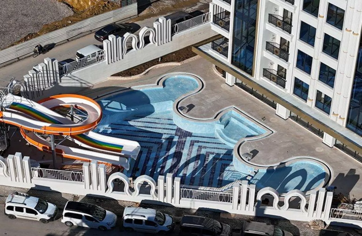 Alanya Merkez'de Satılık Eşyalı 1+1 Daire - Yekta Royal Club