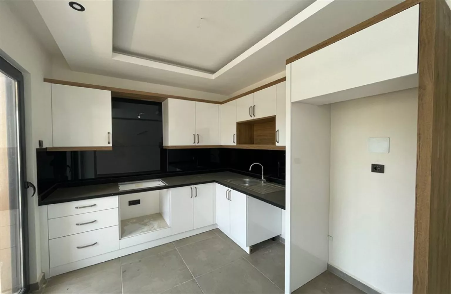 Alanya Mahmutlar'da 2+1  Denize 350m Uzaklıkta Satılık Daire