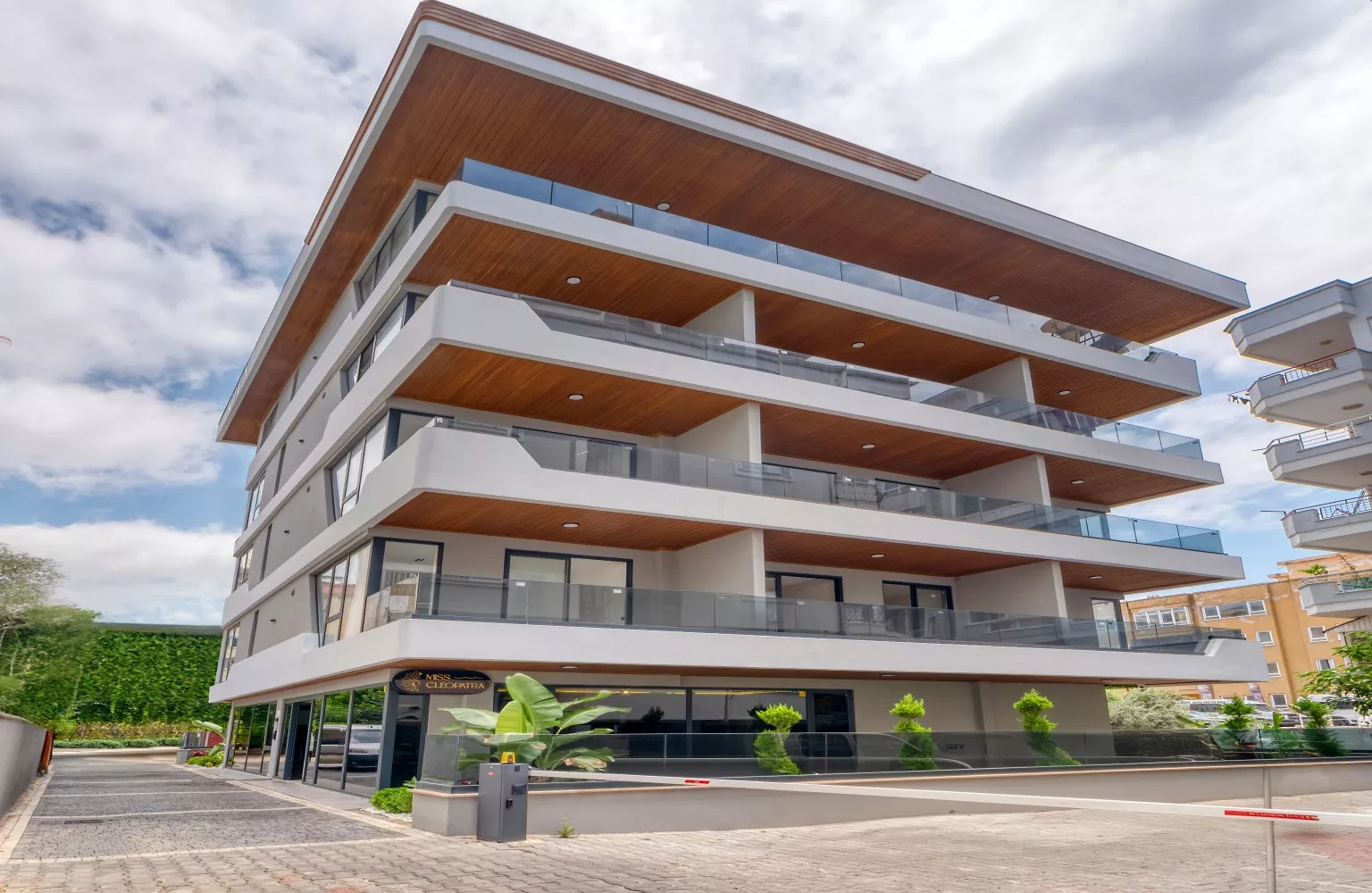 Alanya Kleopatra'da Plaja 50 m Mesafede Satılık 1+1 Daire