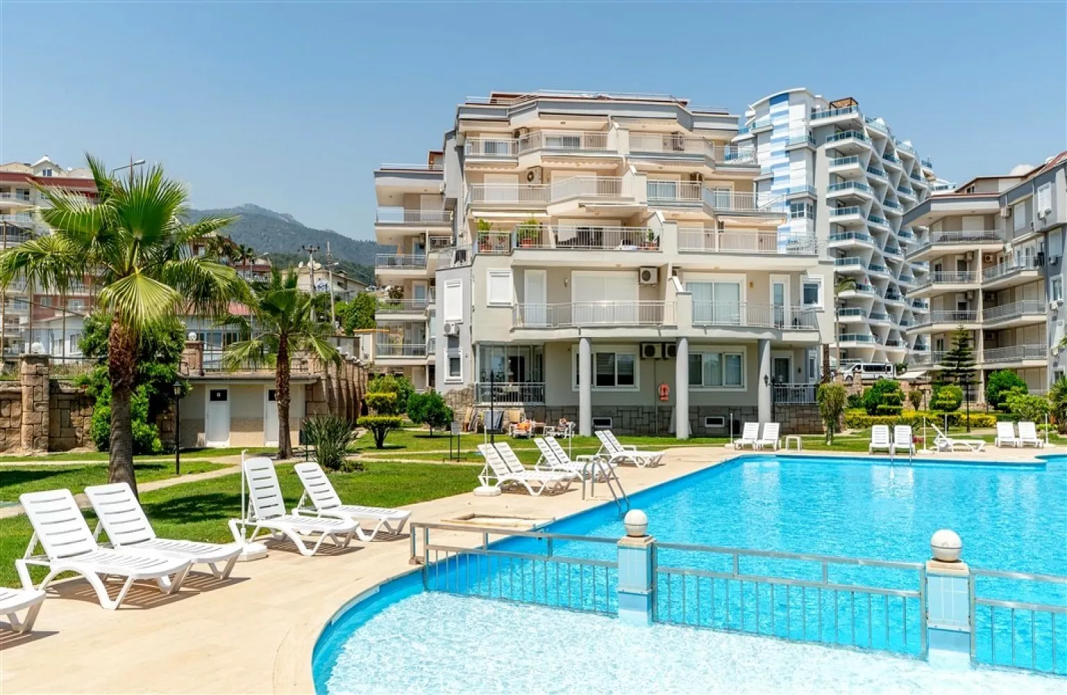 Alanya Cikcillide Satılık Eşyalı 2+1 Daire - Havuzlu Sitede
