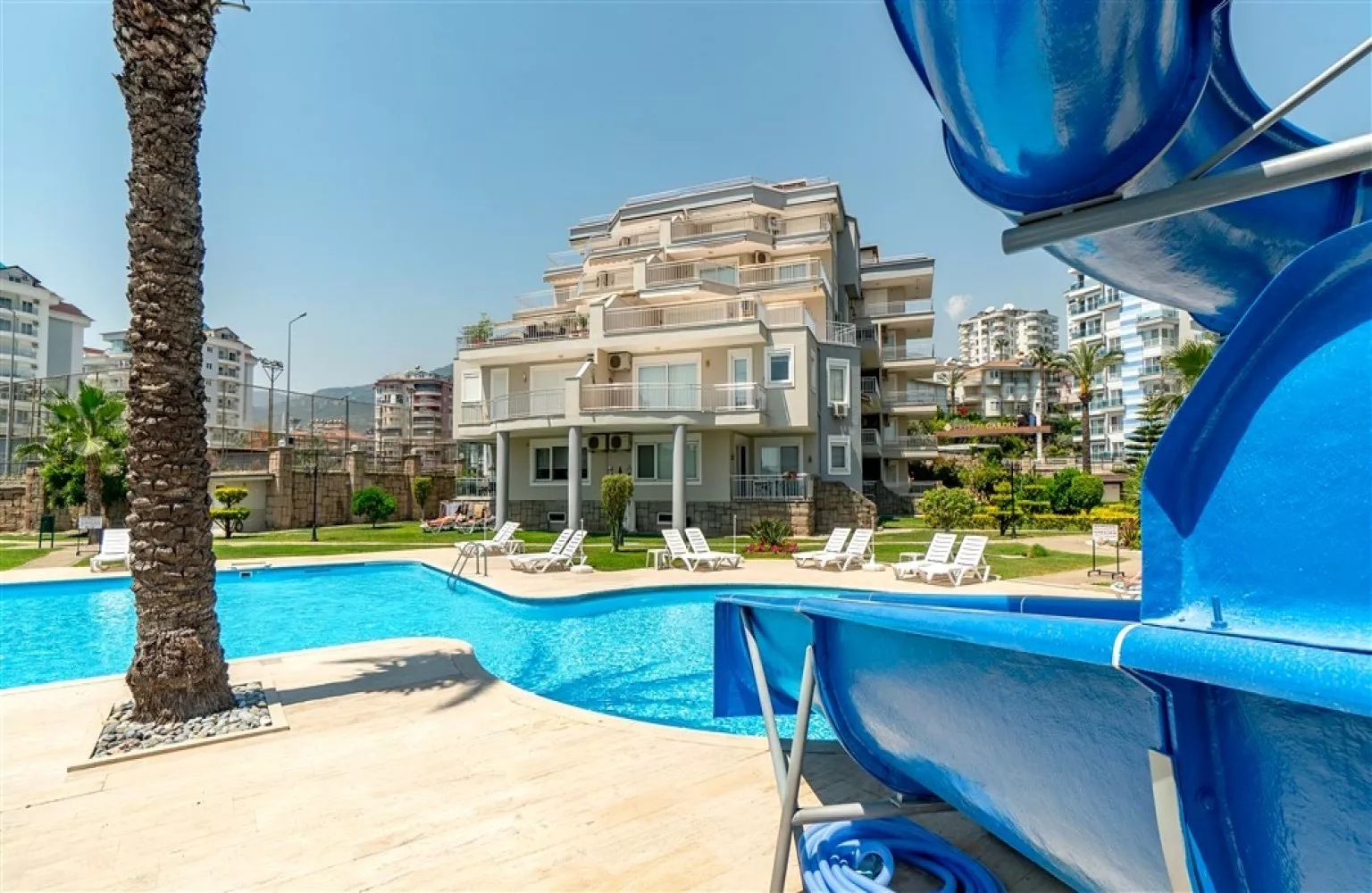 Alanya Cikcillide Satılık Eşyalı 2+1 Daire - Havuzlu Sitede