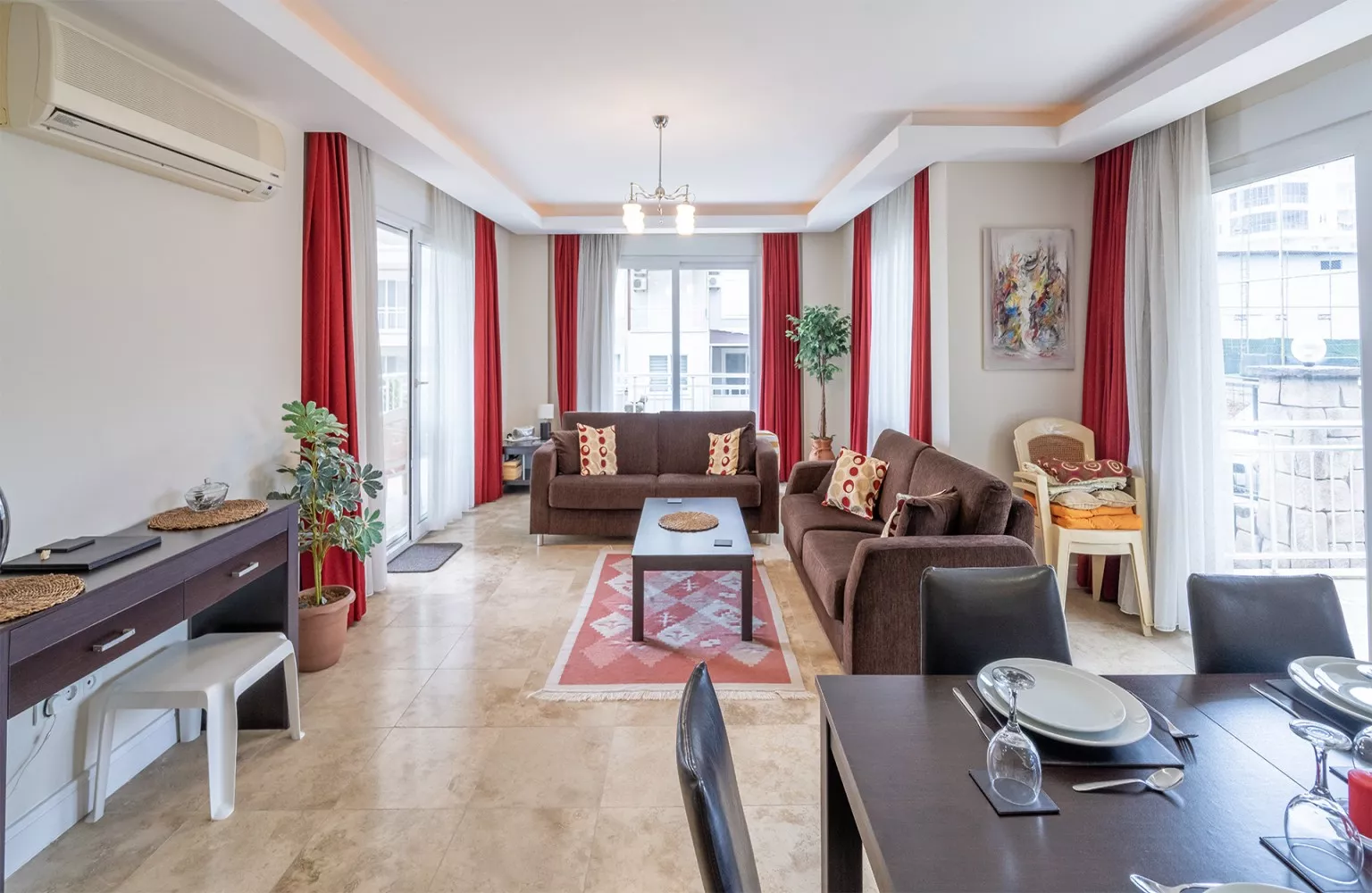 Alanya Cikcillide Satılık Eşyalı 2+1 Daire - Havuzlu Sitede