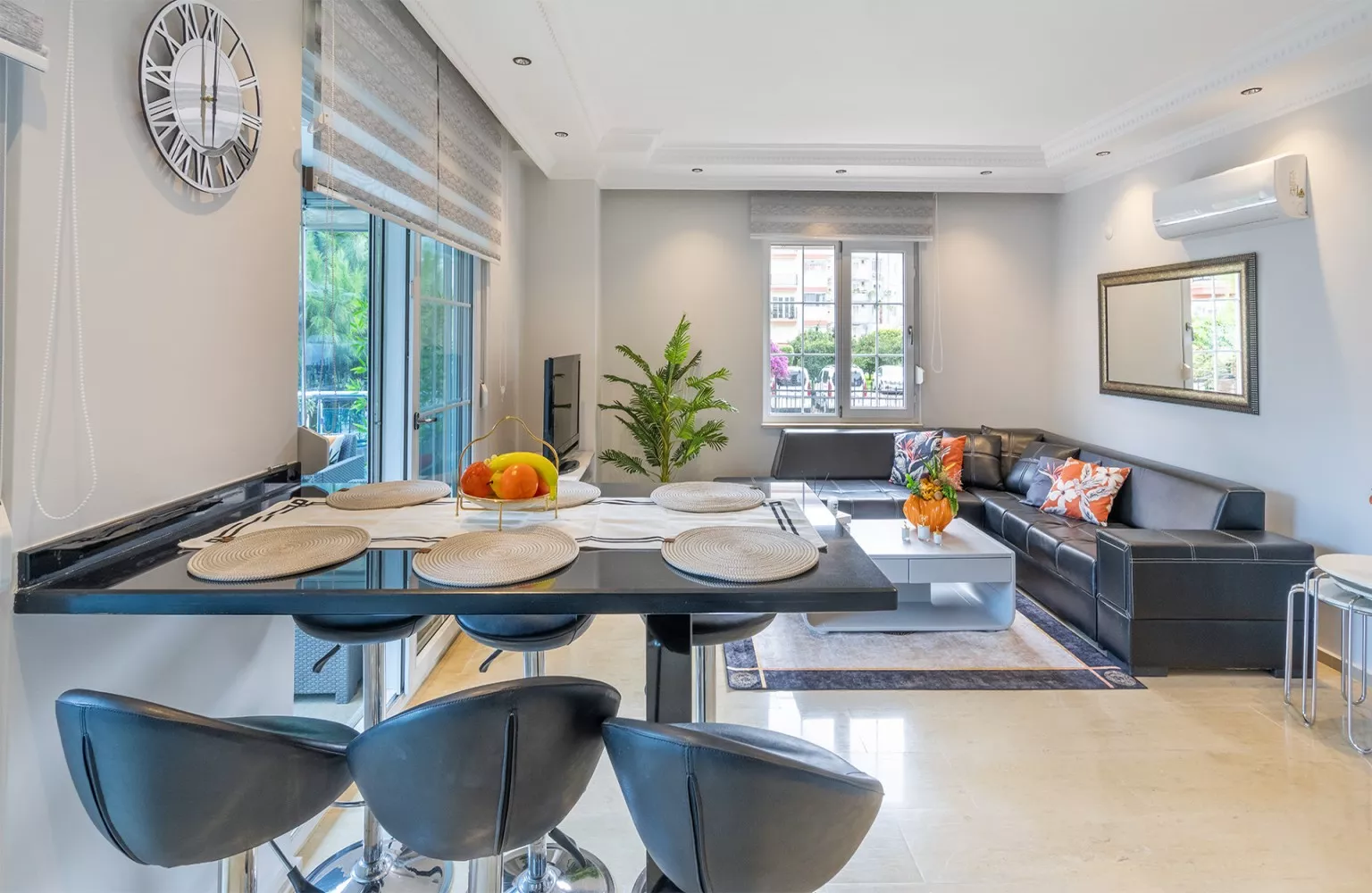 Sosyal Aktiviteli Sitede Eşyalı ve 2+1 Daire, Alanya Oba