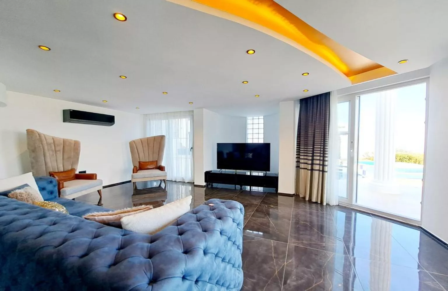 Kargıcak Alanya'da 4+1 Eşyalı Deniz Manzaralı Satılık Villa