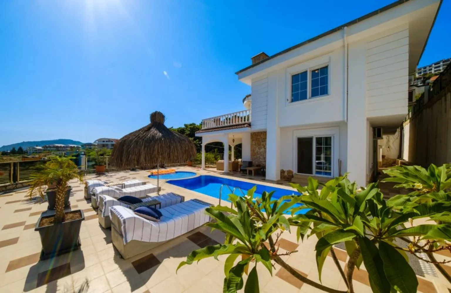 Satılık Eşyalı 4+1 Villa, Alanya Hasbahçe'de Deniz Manzaralı