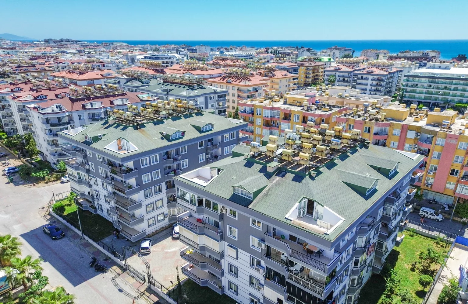 Oba Okşar Sitesi'nde Satılık  2+1 Daire, Plaja Yakın