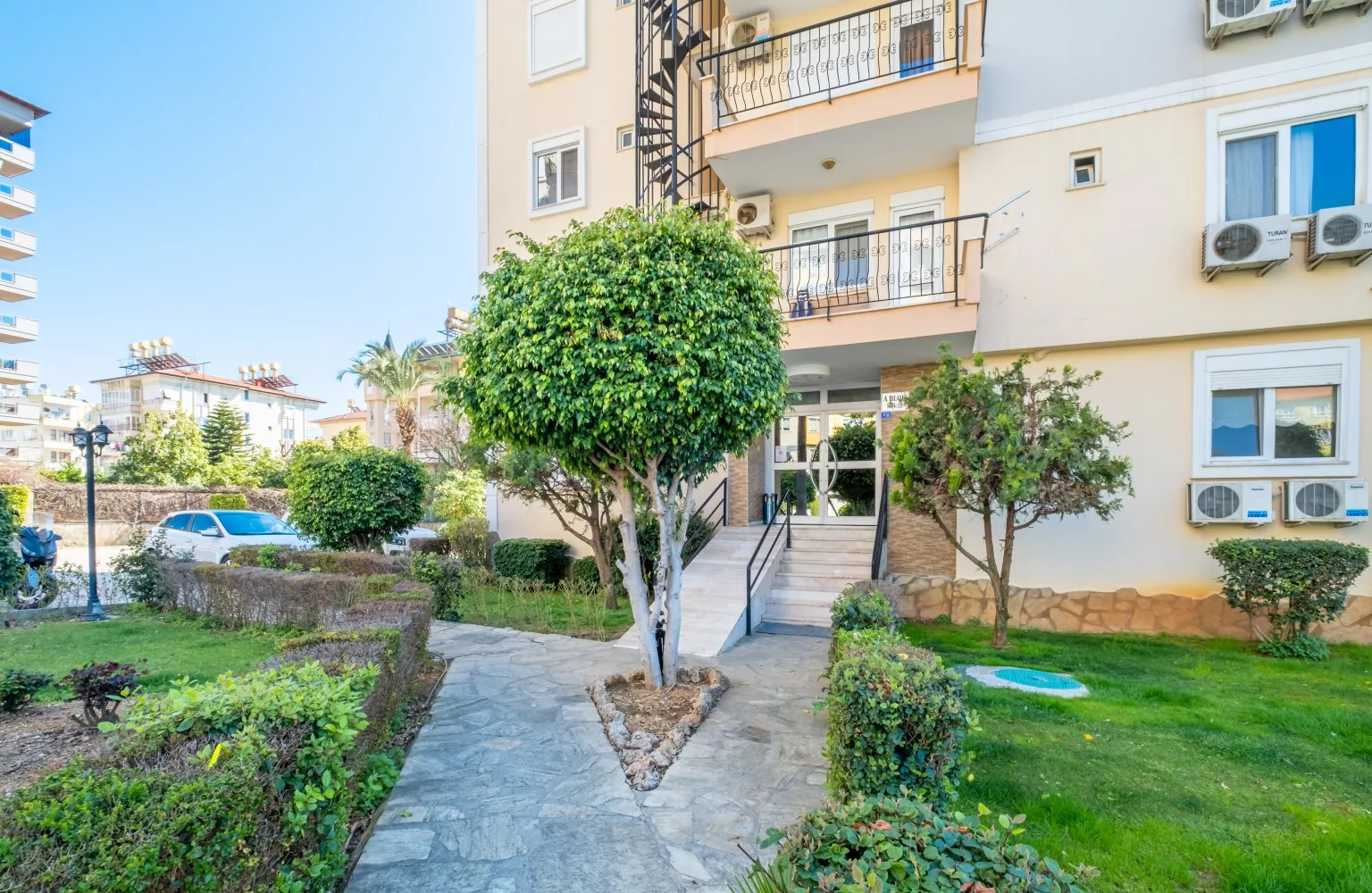 شقة 2+1 للبيع في وسط ألانيا