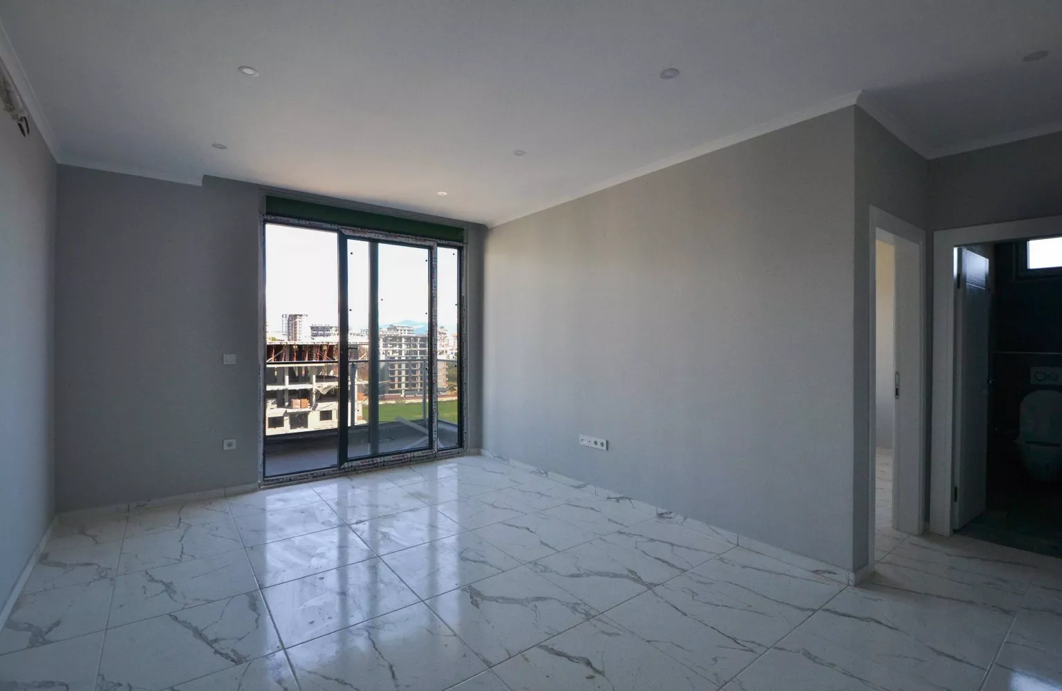 Alanya Avsallar'da Satılık Sosyal Alanlara Sahip 1+1 Daire