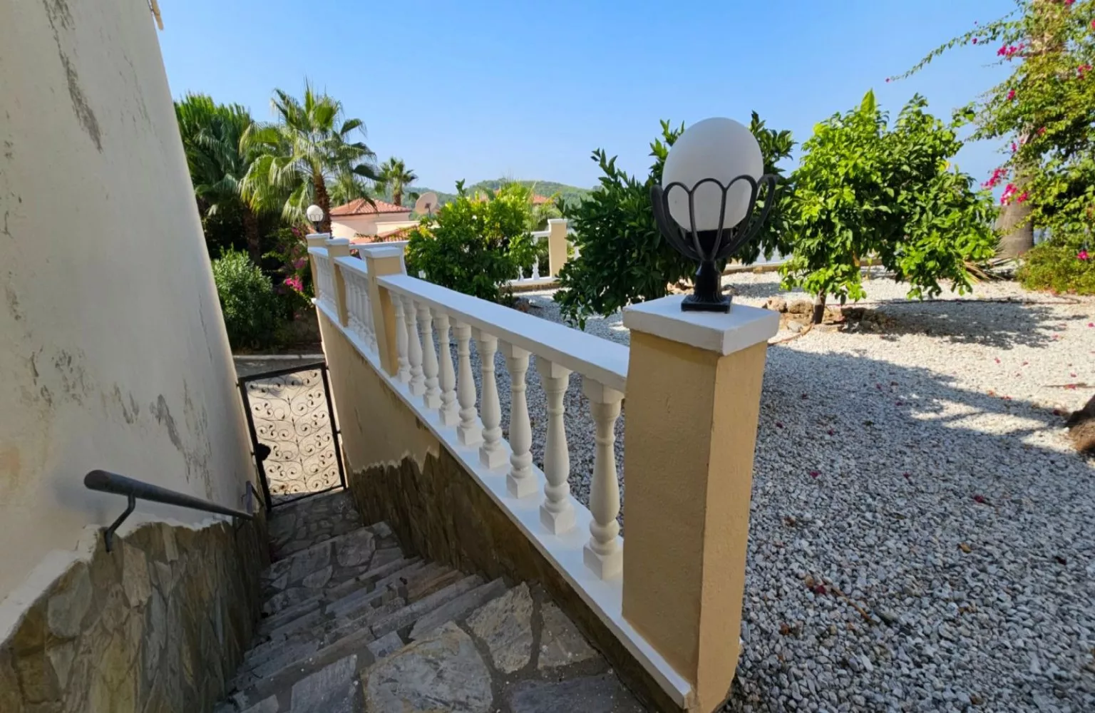 Alanya'da 3+1 deniz manzaralı özel havuzlu villa