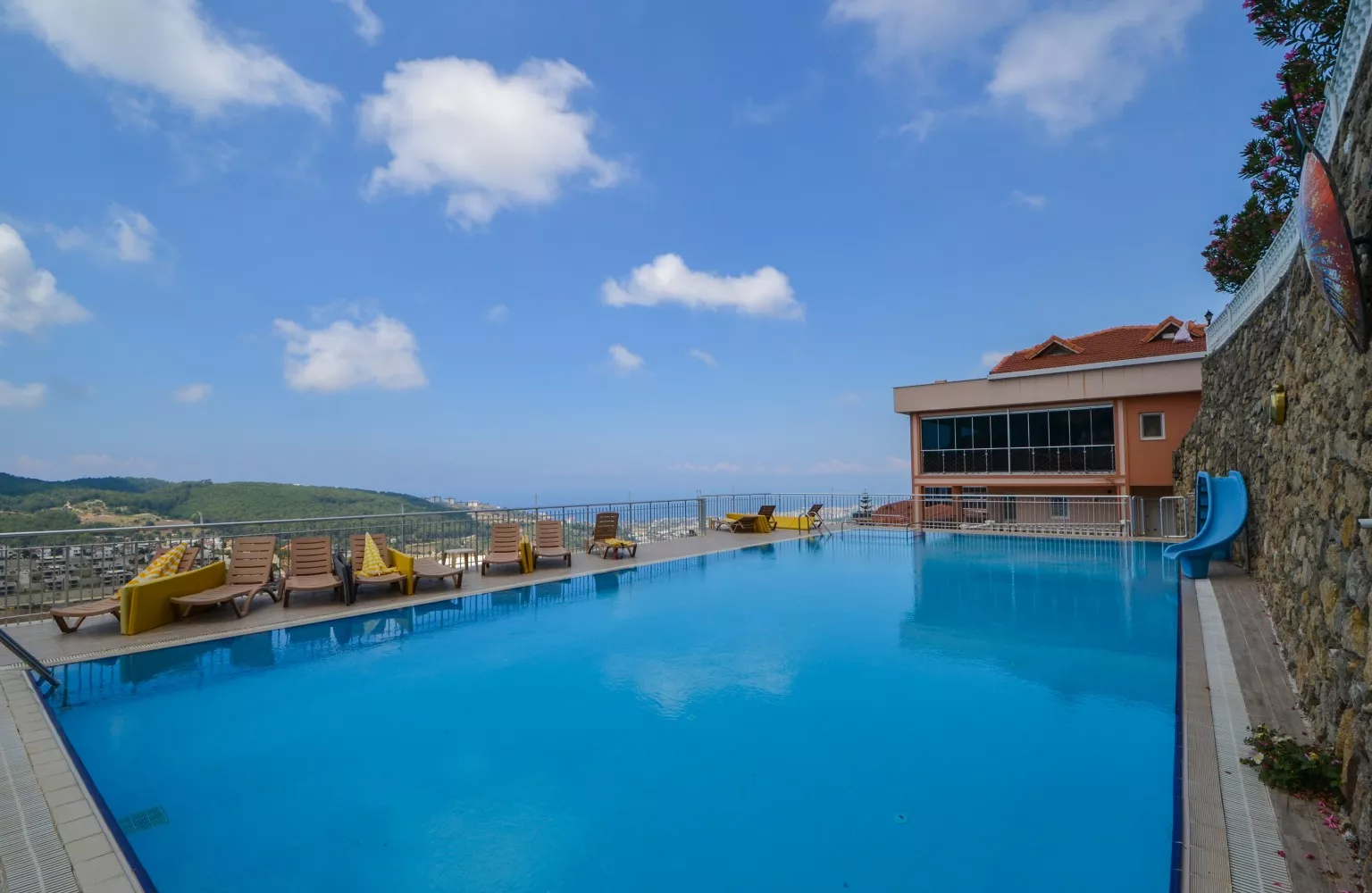 Alanya, Kargıcakta satılık deniz manzaralı 3+1 dubleks daire