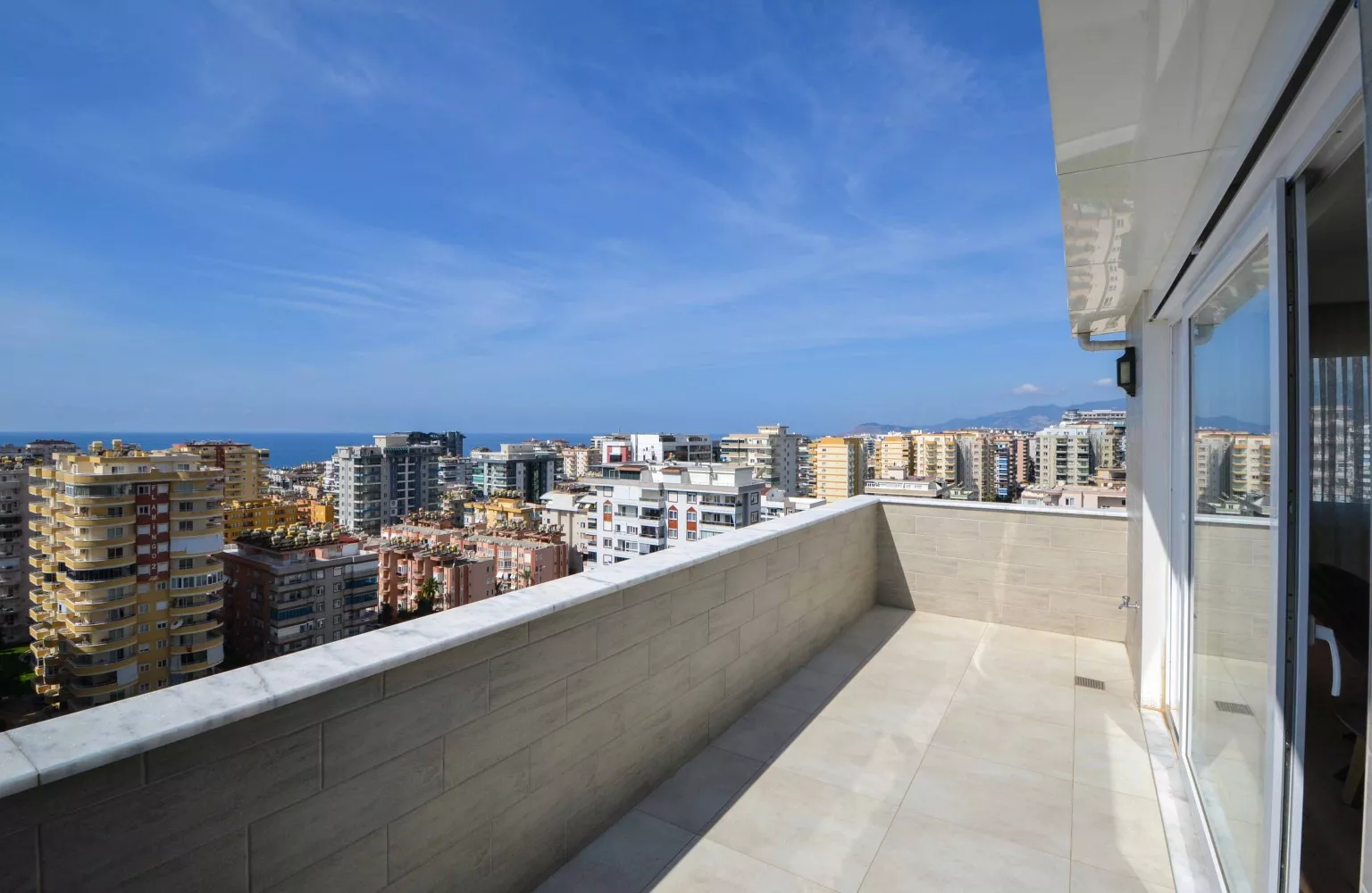 Sonas Star sitesinde satılık 5+1 daire - Mahmutlar, Alanya