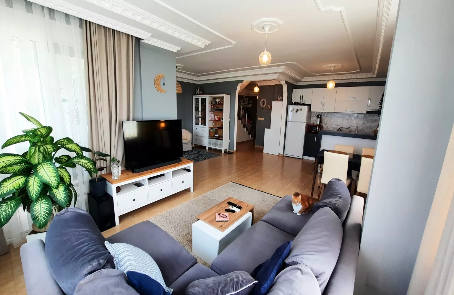 Demirtaş 'ta satılık deniz manzaralı 1+1 daire.