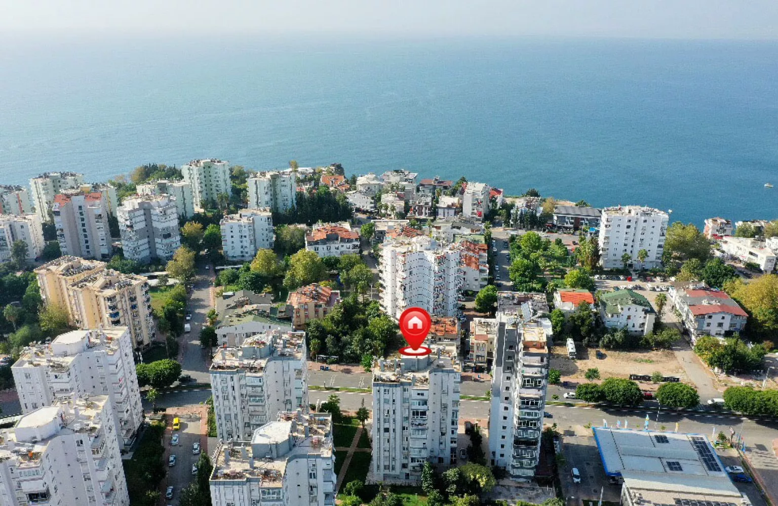 Fener mahallesi'nde merkezi konumda satılık geniş 3+1 daire.