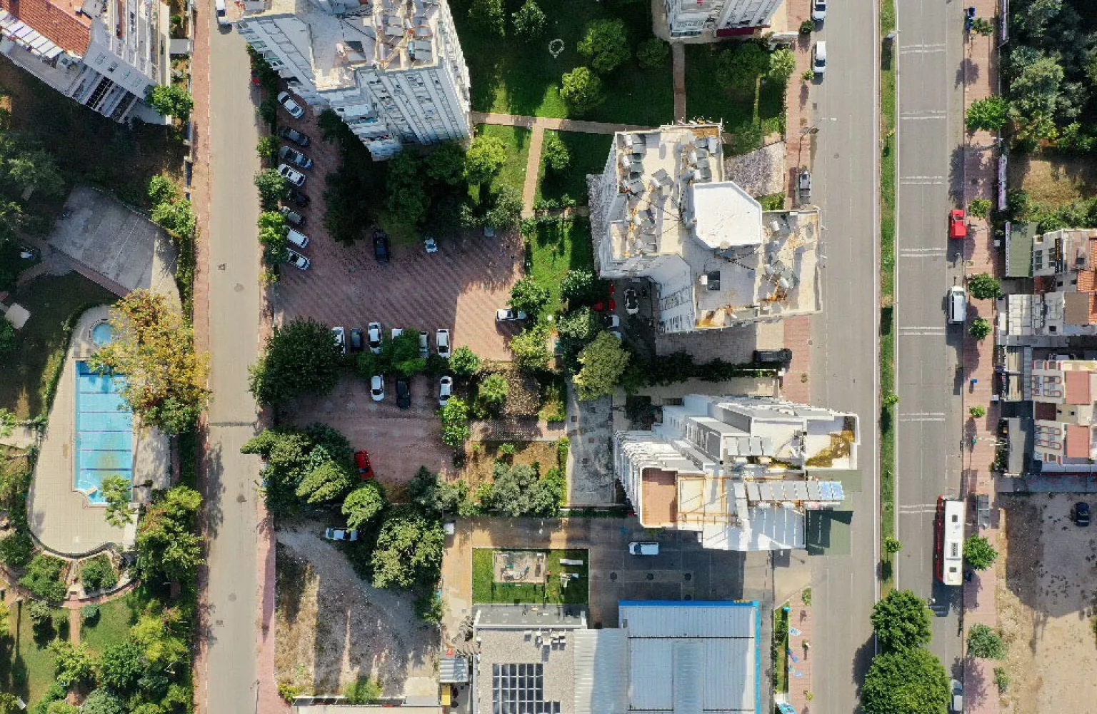 Fener mahallesi'nde merkezi konumda satılık geniş 3+1 daire.